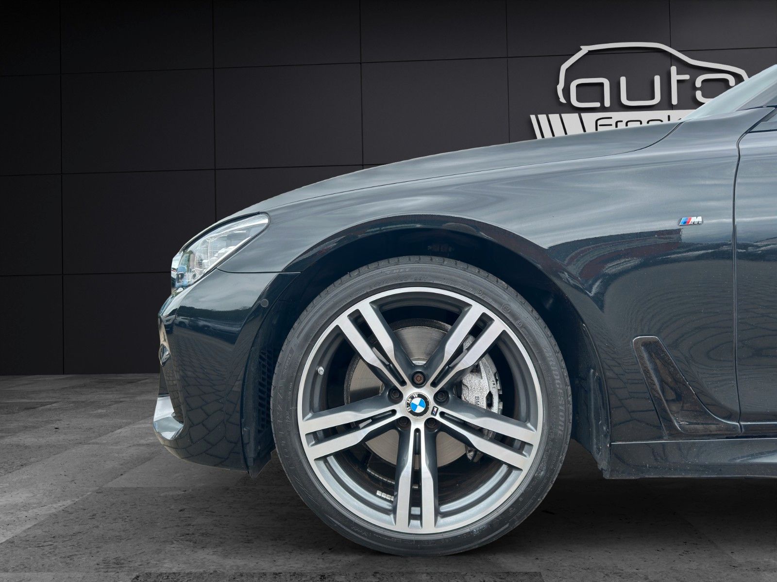 Fahrzeugabbildung BMW 730 d xDrive *M Sport*Schiebedach*H&K*Softclose*