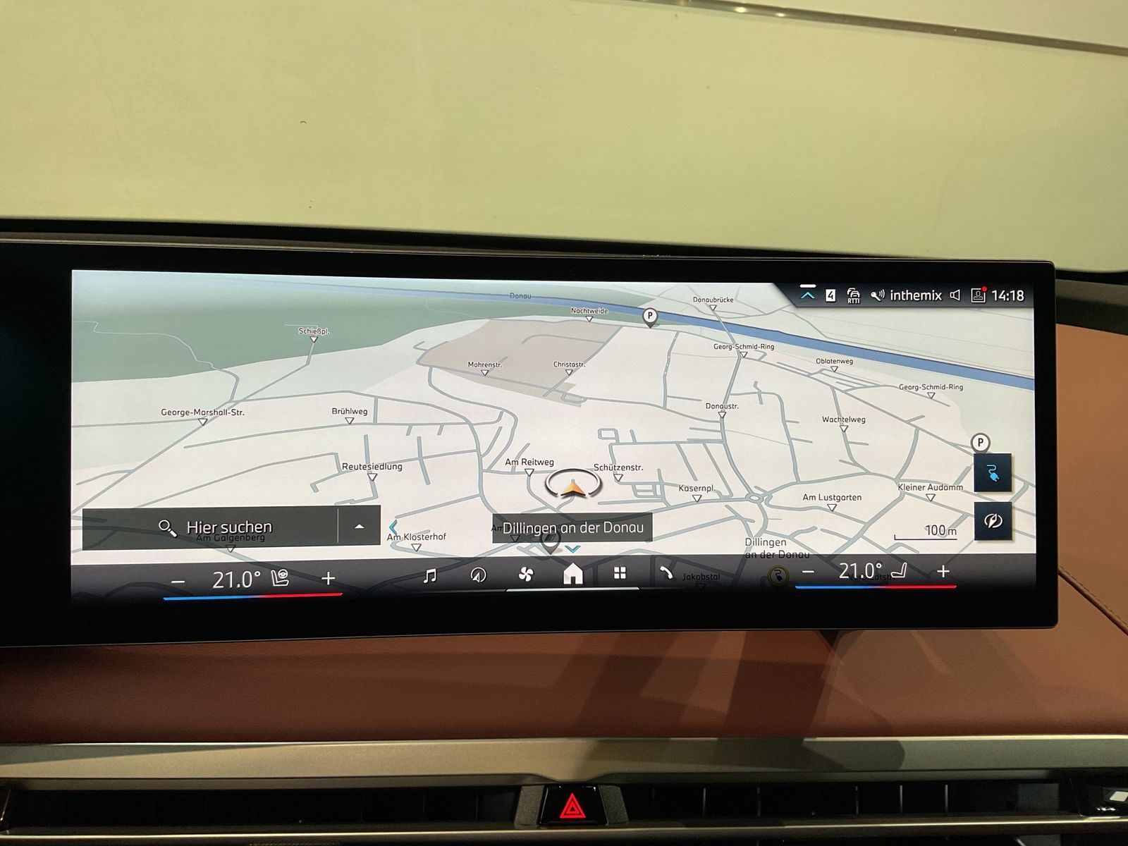 Fahrzeugabbildung BMW iX xDrive60 Sitzbelüftung vorn, Glasdach Sky Lou