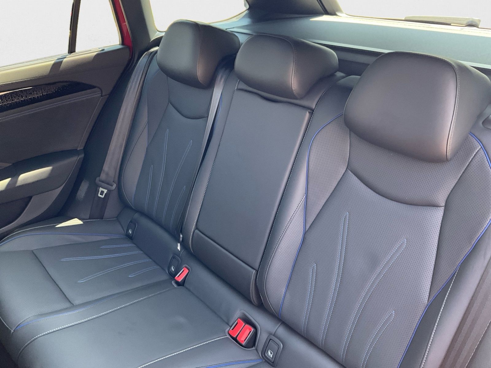 Volkswagen Passat - Bild 14