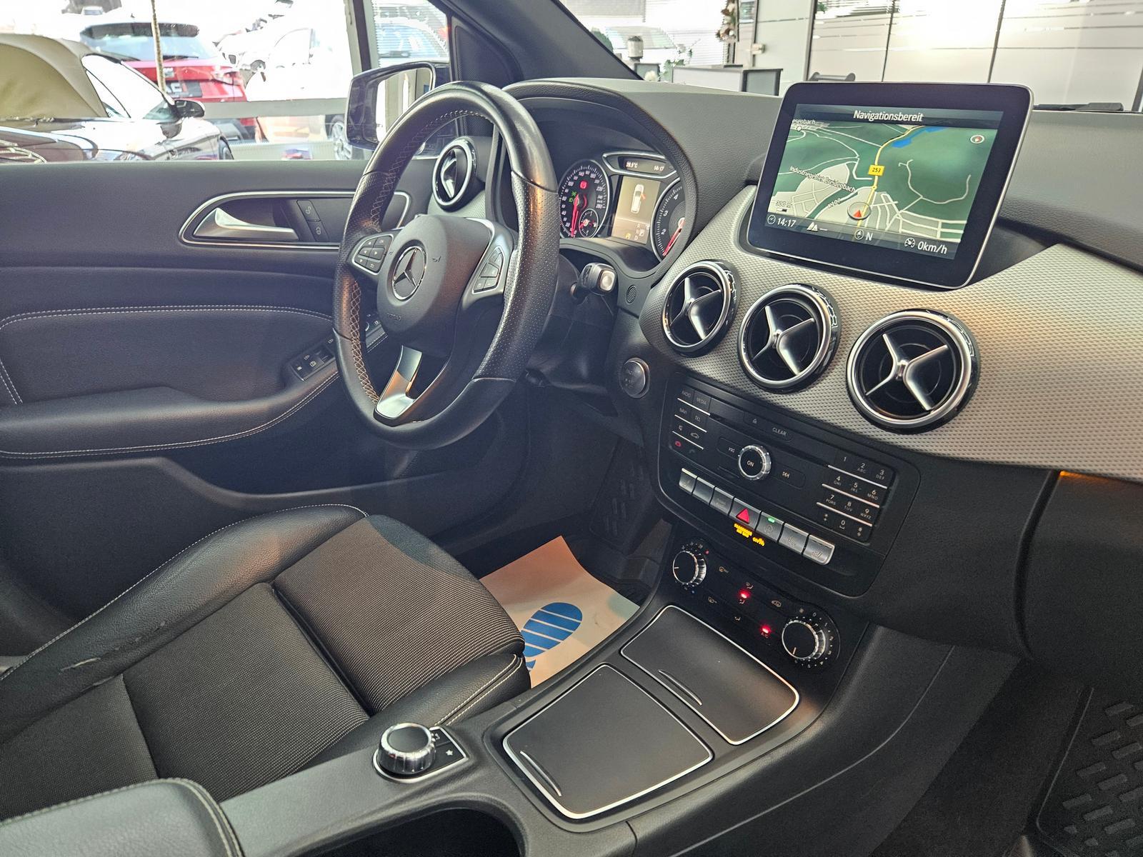 Mercedes-Benz B 180 1,6 Urban Business, Temp., LED, Navi, PDC