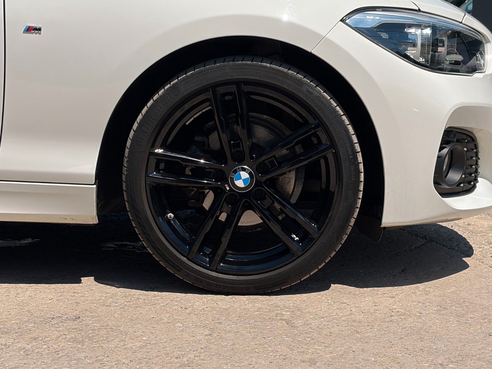 Fahrzeugabbildung BMW 118i M Sport Shadow Navi SHZ PDC LED BT HiFi