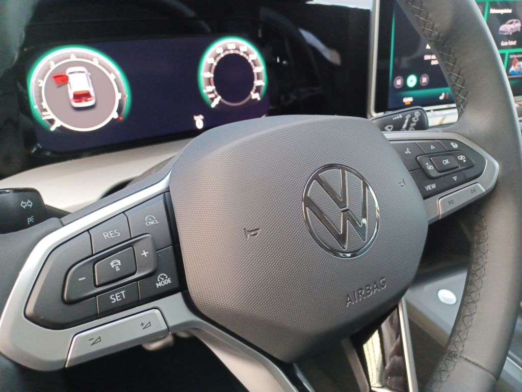 Fahrzeugabbildung Volkswagen Golf 1.5 TSI OPF Life LED, Shzg, Einparkhilfe