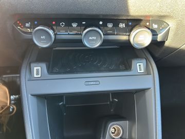 Citroën C4 1.2 PureTech 130 Max 360° AWR PDC LED NAV