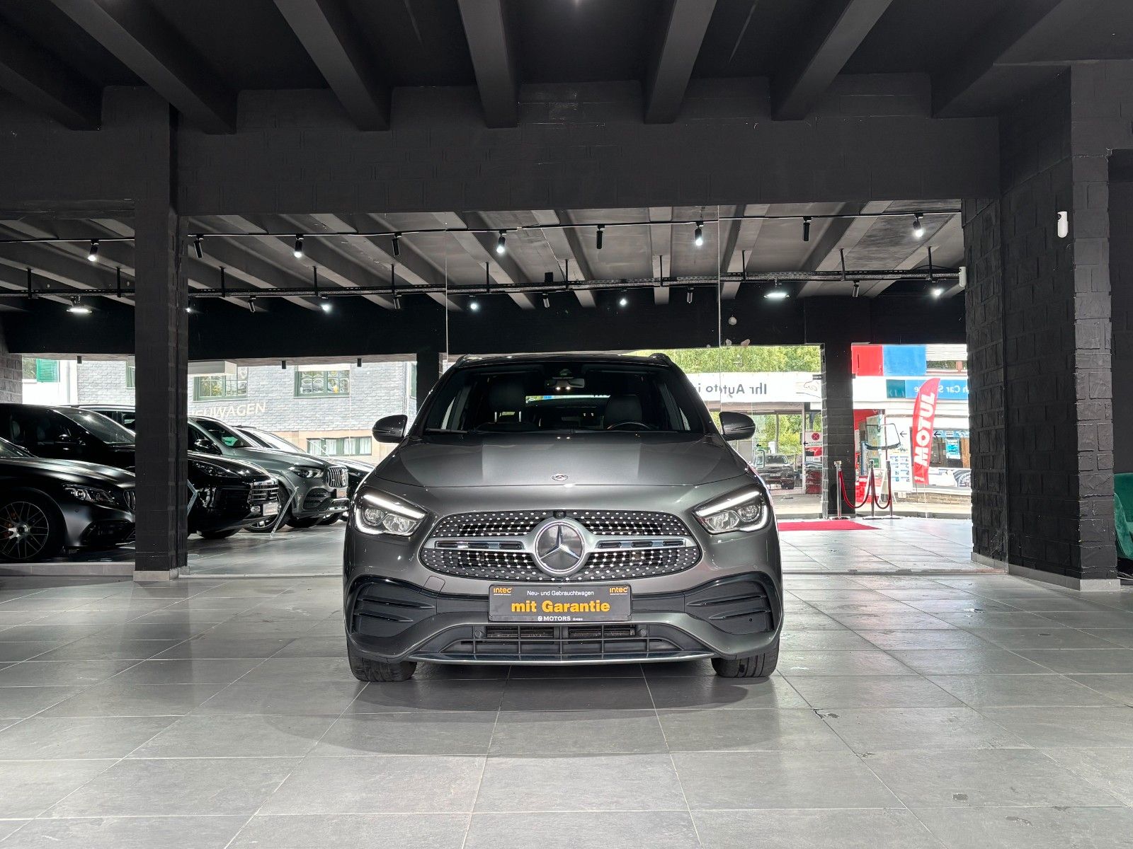 Fahrzeugabbildung Mercedes-Benz GLA 220d //AMG LINE//CARBON/KAMERA/MBUX/AHK/SHZ