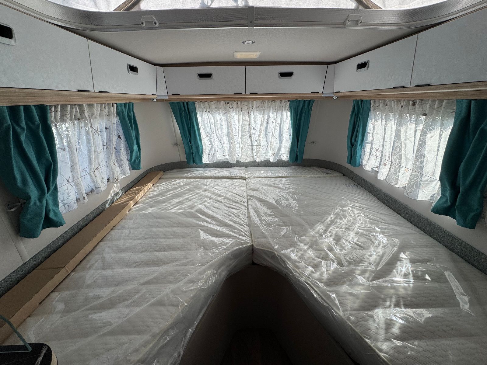 Fahrzeugabbildung HYMER / ERIBA / HYMERCAR Touring 542 - Harbour Blue