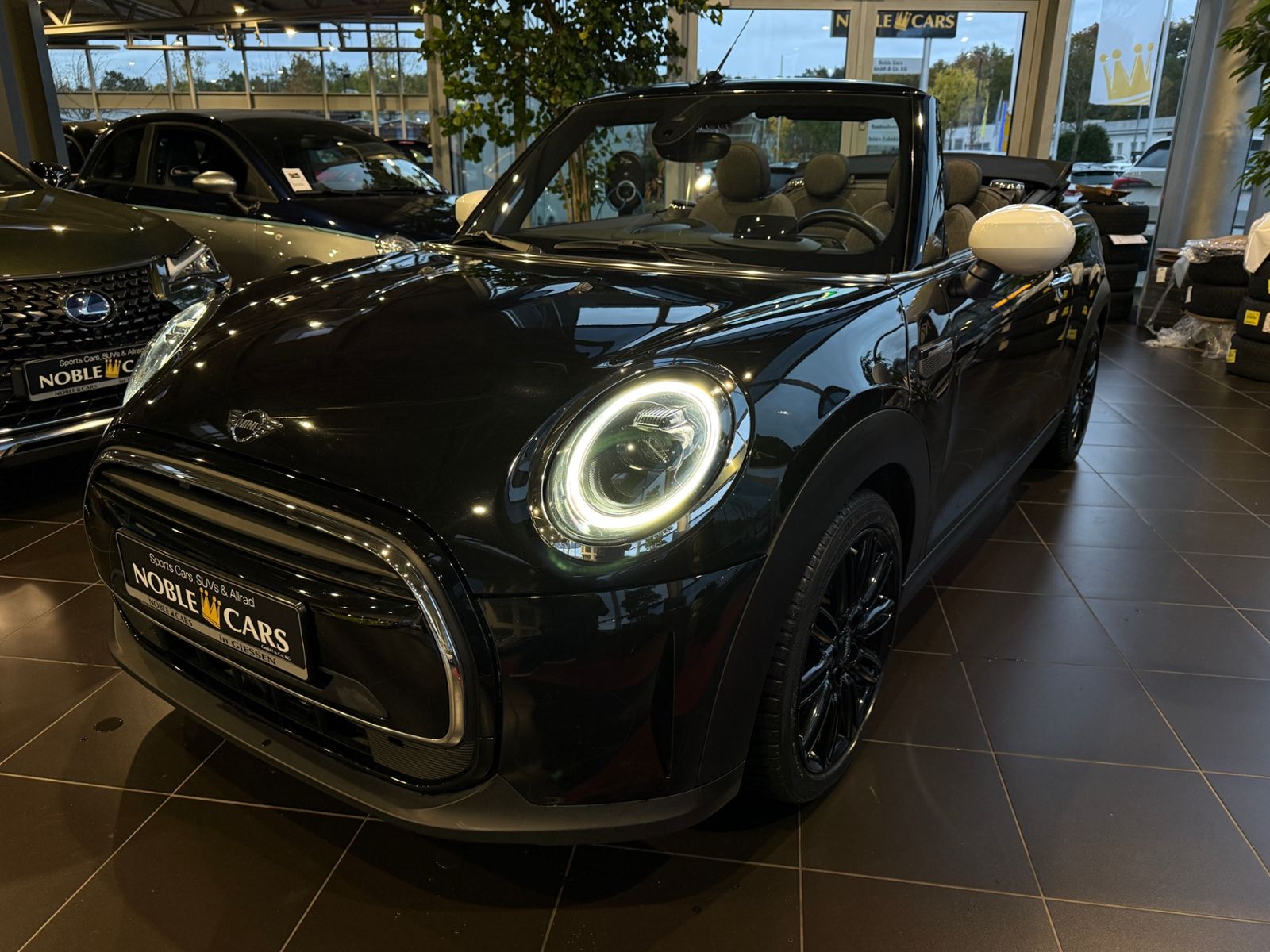 Fahrzeugabbildung MINI Cabrio Cooper  HUD RFK LED NAVI