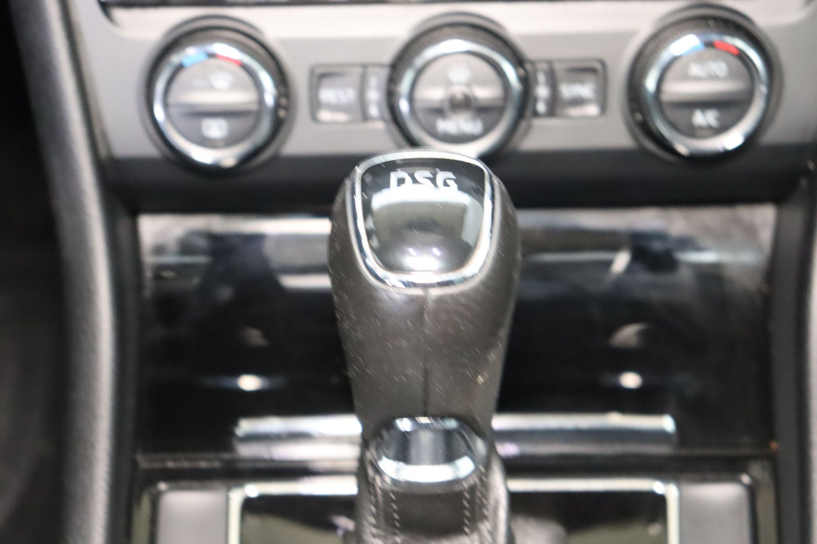 Fahrzeugabbildung SKODA Superb III Style 2.0 TDI DSG 1. Hand * Memory *