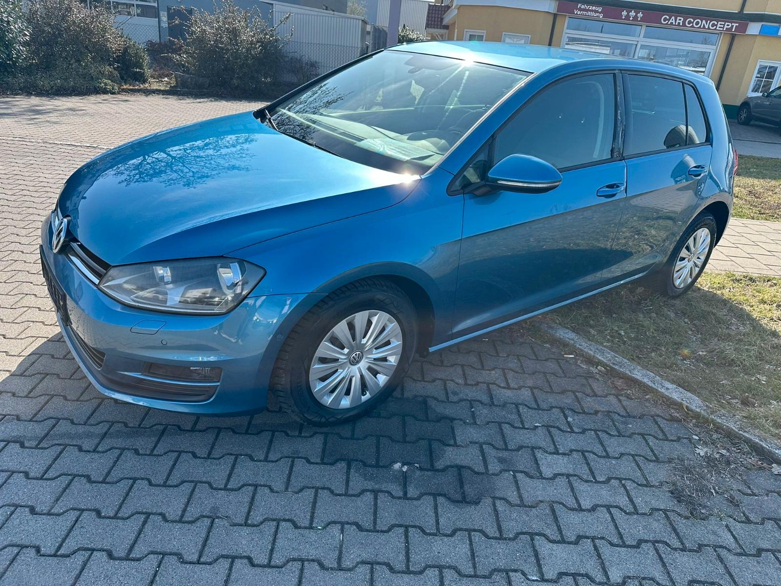 Volkswagen Golf VII Lim. Trendline BMT Parkassistent SHZ