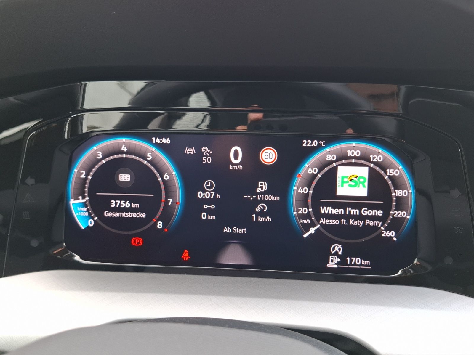Fahrzeugabbildung Volkswagen Golf VIII TSI Life LED Navi AID ACC RFK SHZ
