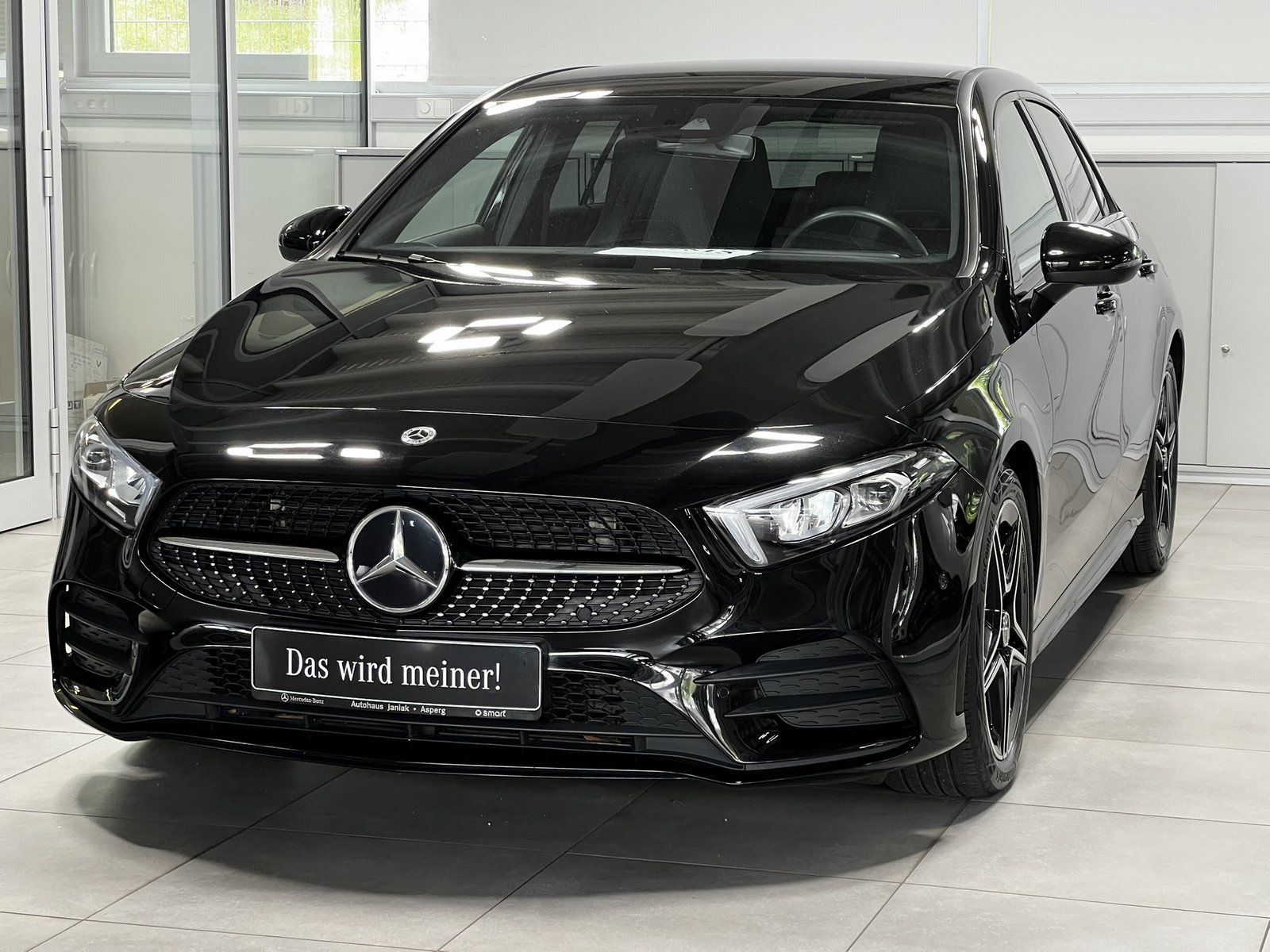 Mercedes-Benz A180 AMG Line LED NAVI PDC&KAM KLIMA SHZ CARPLAY