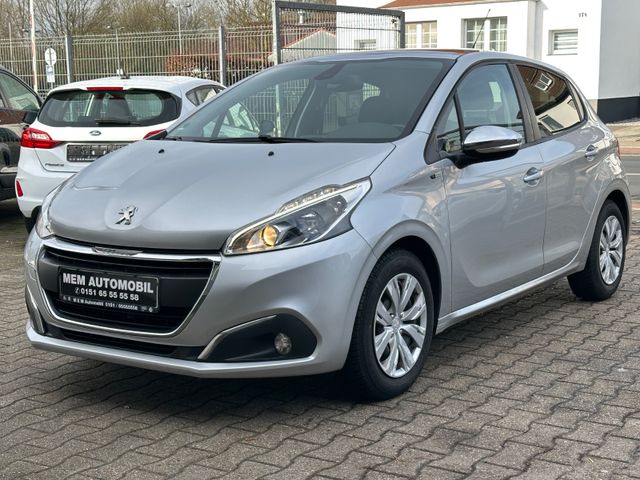 Peugeot 208 Style 1.2  1 Hand Unfallfrei Scheckheft