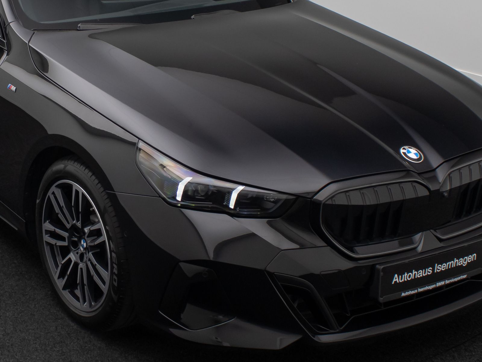 Fahrzeugabbildung BMW 520d M Sport 360&deg;H/K Alarm DAB HUD Bel&uuml;ftung 19"