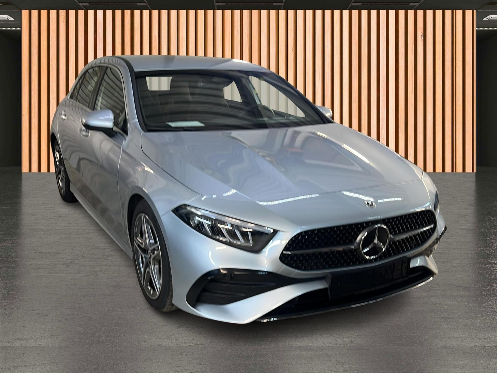 Mercedes-Benz A-Class AMG Line 7G Tronic*Navi*DAB*KeyGo*MBUX*, миниатюра 4