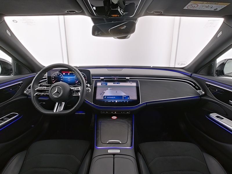 Fahrzeugabbildung Mercedes-Benz E 220 T d 4M AMG*AHK*Distro*Totwink*Night*LED*
