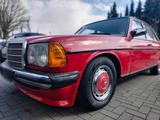 Mercedes-Benz Mercedes W 123 250 - Mercedes-Benz 250: W123