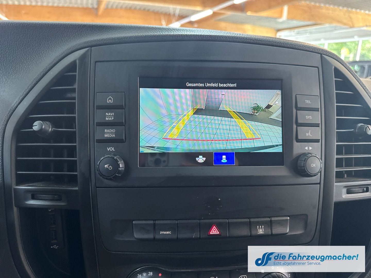Fahrzeugabbildung Mercedes-Benz Vito Kasten 112 e lang DAB SHZ Rückfahrkam. Notb