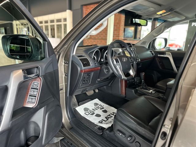 Toyota Land Cruiser  Executive