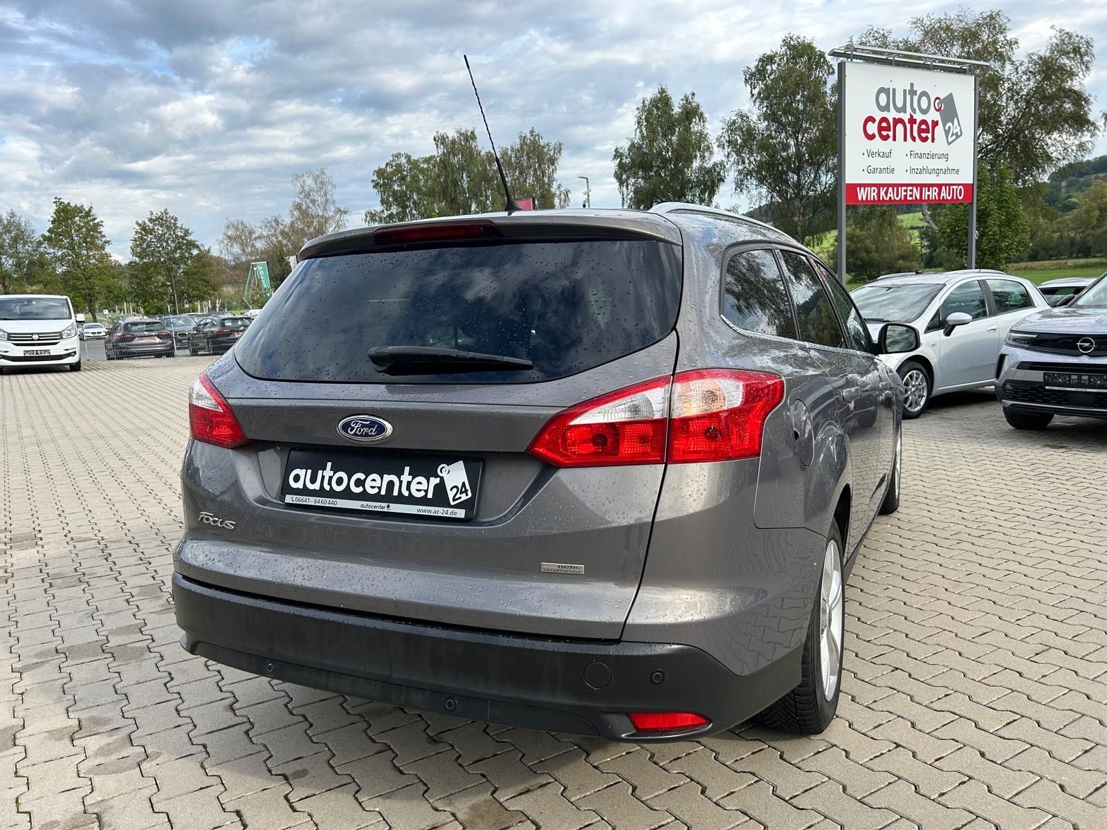 Fahrzeugabbildung Ford Focus Turnier°Champions Edition°Navi°Shz°