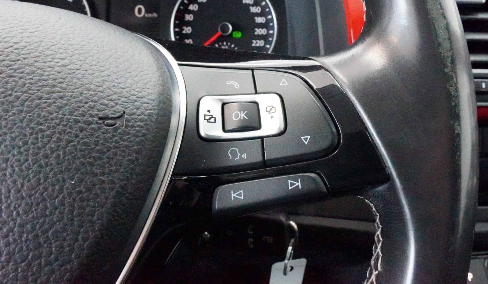 Fahrzeugabbildung Volkswagen T6 Multivan Generation Six *Aut.*Navi*AHK*