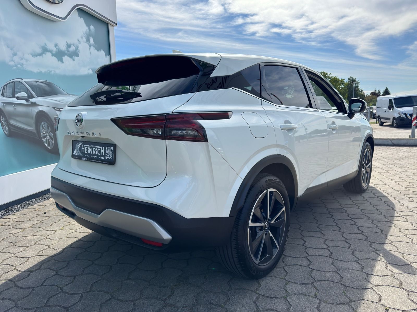 Fahrzeugabbildung Nissan Qashqai 1.3 DIG-T Tekna*AHK*360°Cam*Head-Up*eHec
