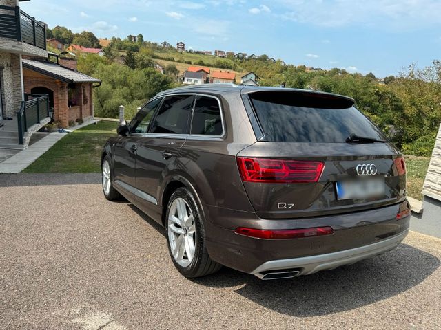 Audi Q7 S-line 3.0 TDI Quattro Allradlenku...