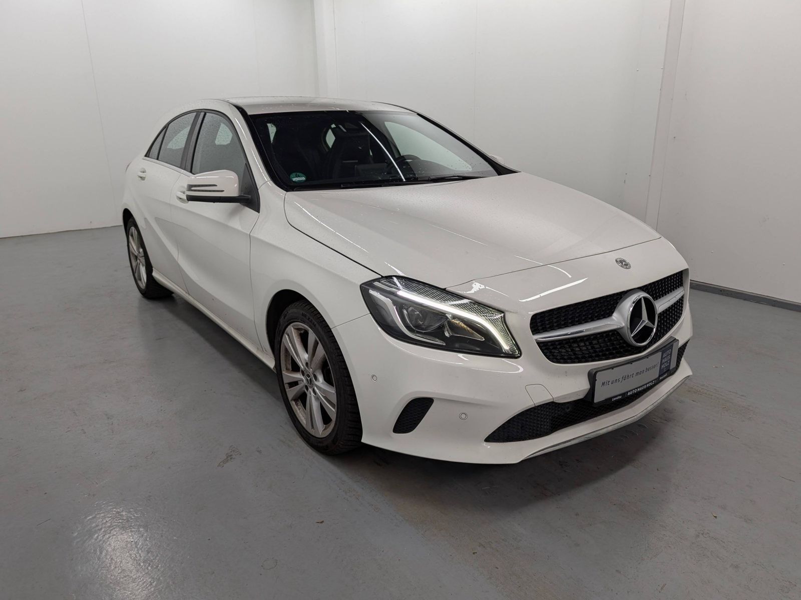 MERCEDES-BENZ A 180 1.6 Urban Navi LED Klima SHZ – Bild 5