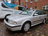 Skoda Octavia 1,6 Benzin 799 VB - Skoda Octavia aus 1999