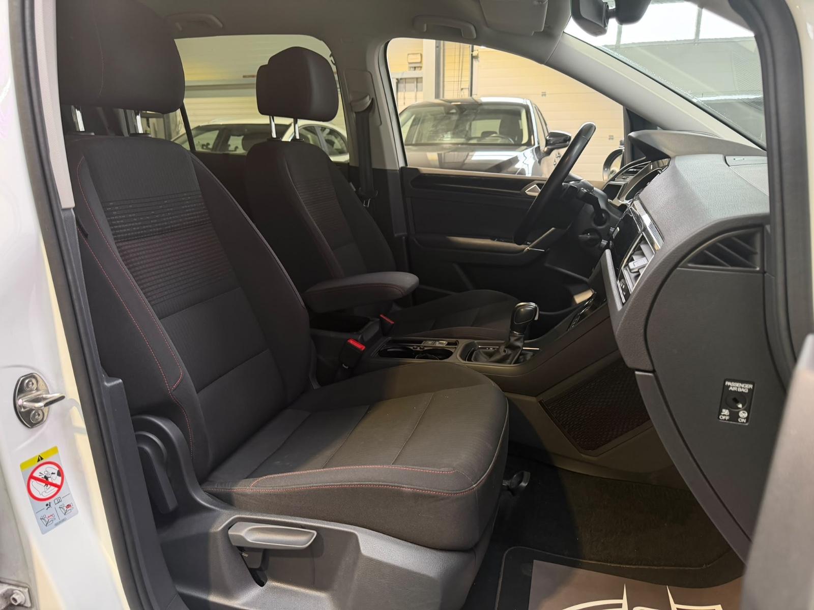 Volkswagen Touran *R-line*7Sitzer*ACC*AHK*R.Kam*