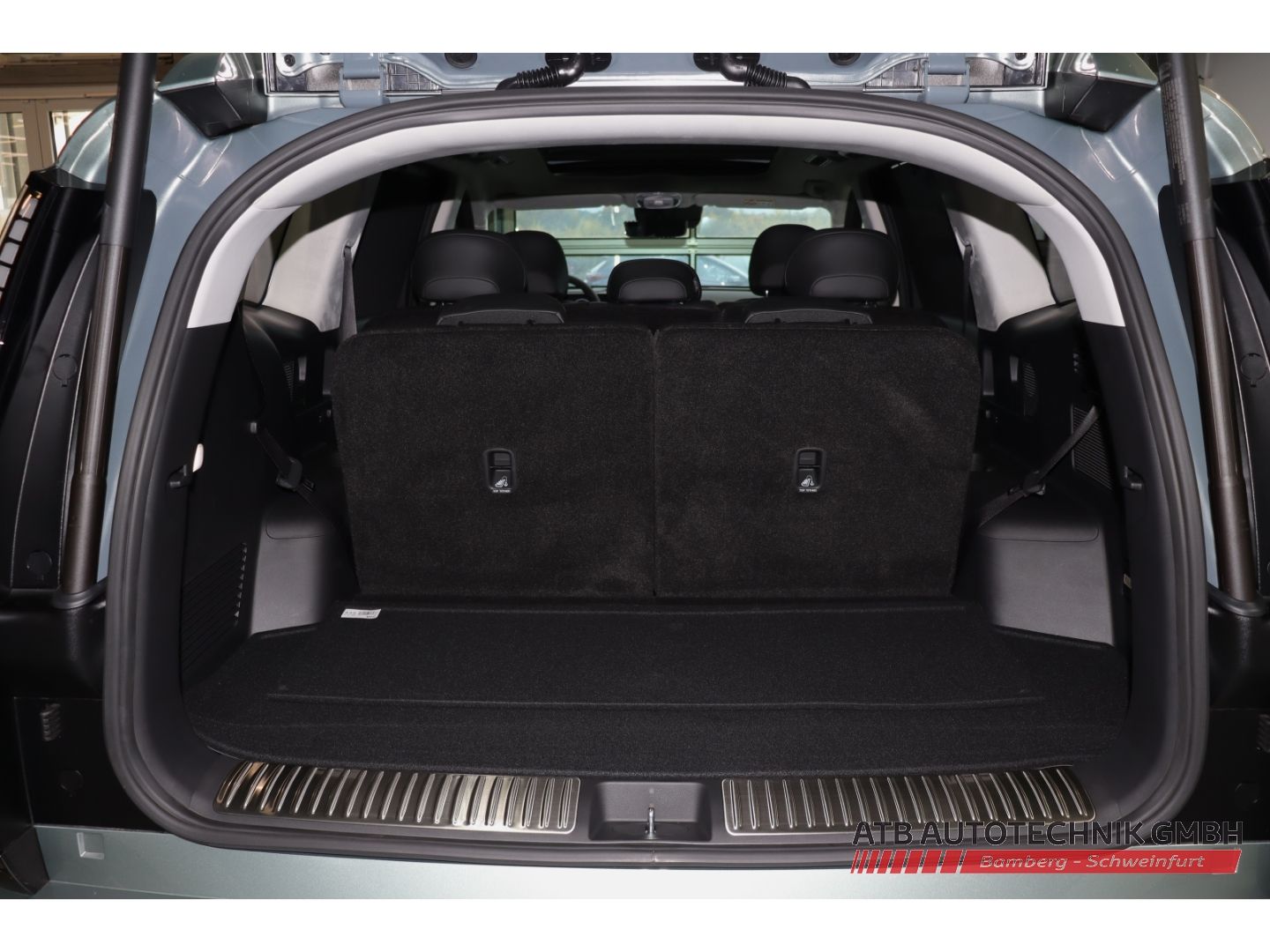 Fahrzeugabbildung Hyundai IONIQ 9 7-Sitzer MY26 110 kWh 307 PS 4WD UNIQ