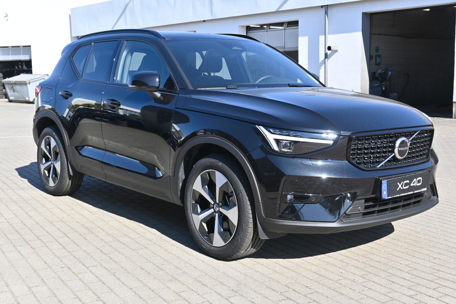 Fahrzeugabbildung Volvo XC40 B4 DSG Ultra Dark*PANO*RFK*ACC