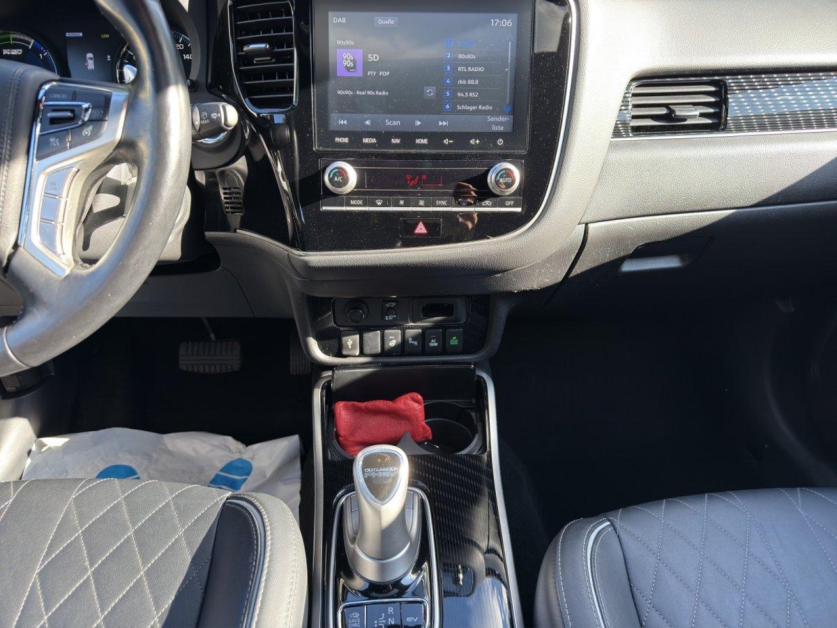 Mitsubishi Outlander 2.4 PHEV  Top 4WD