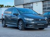 Volkswagen VW Touran Highline R-Line | 7-Sitzer | ACC - Volkswagen Touran mit Benzin-Antrieb: Kombi, Automatik