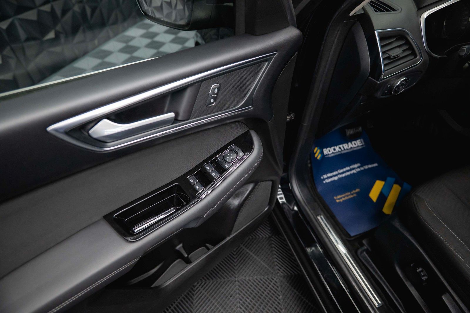 Fahrzeugabbildung Ford S-Max Titanium 2.0 EcoBoost *ACC*Kamera*LED*