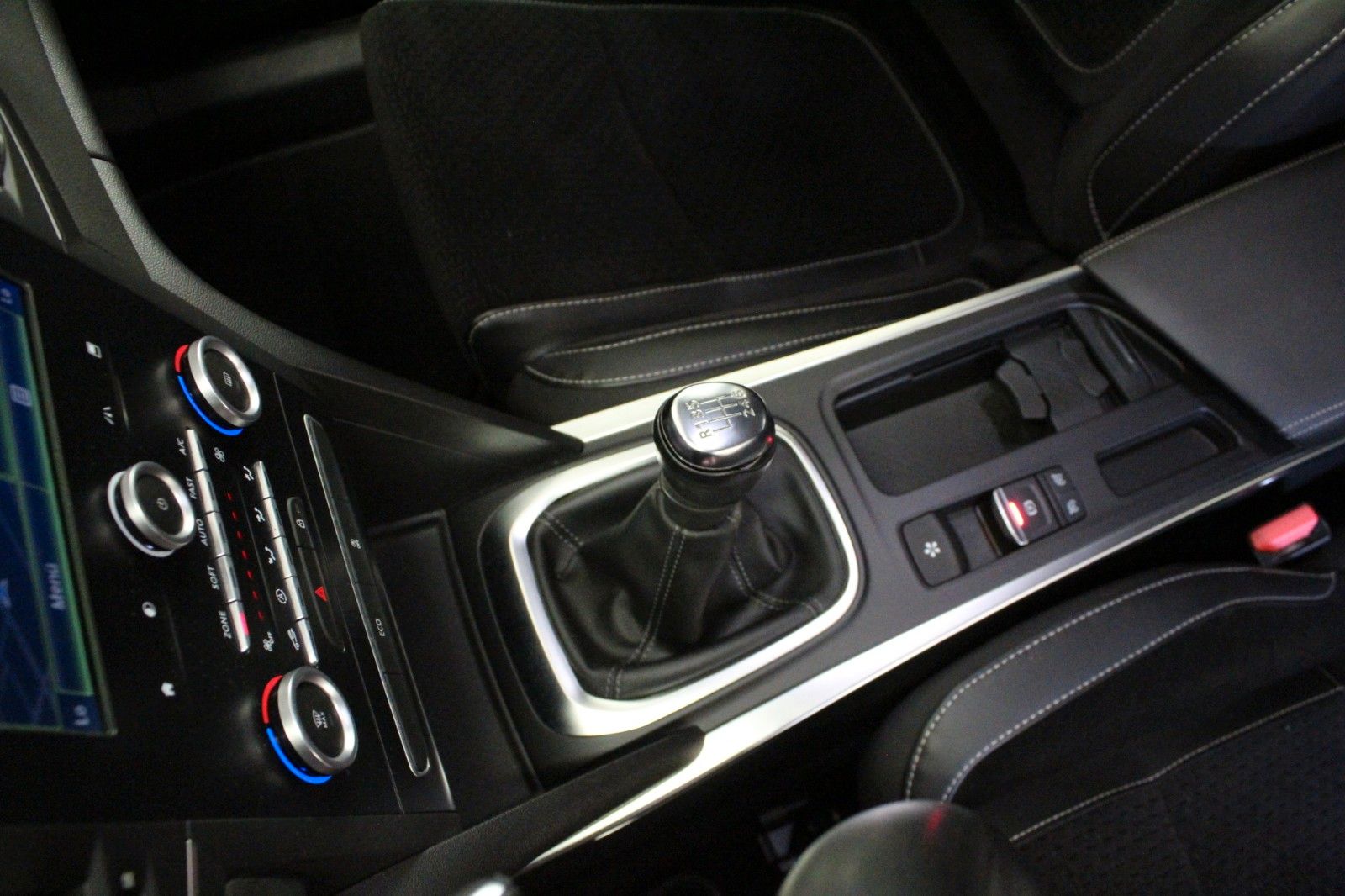 Fahrzeugabbildung Renault Megane ENERGY TCe 130 Intens/*Winterräder