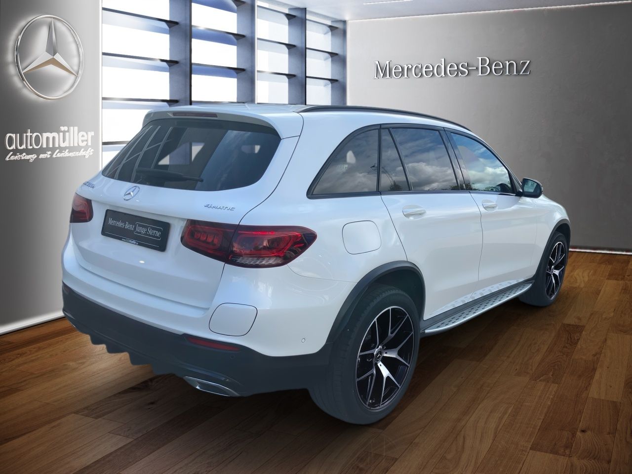 Fahrzeugabbildung Mercedes-Benz GLC 300 e 4M AMG+PANO+NIGHT+MEMORY+STNDHZ+AMBIE+