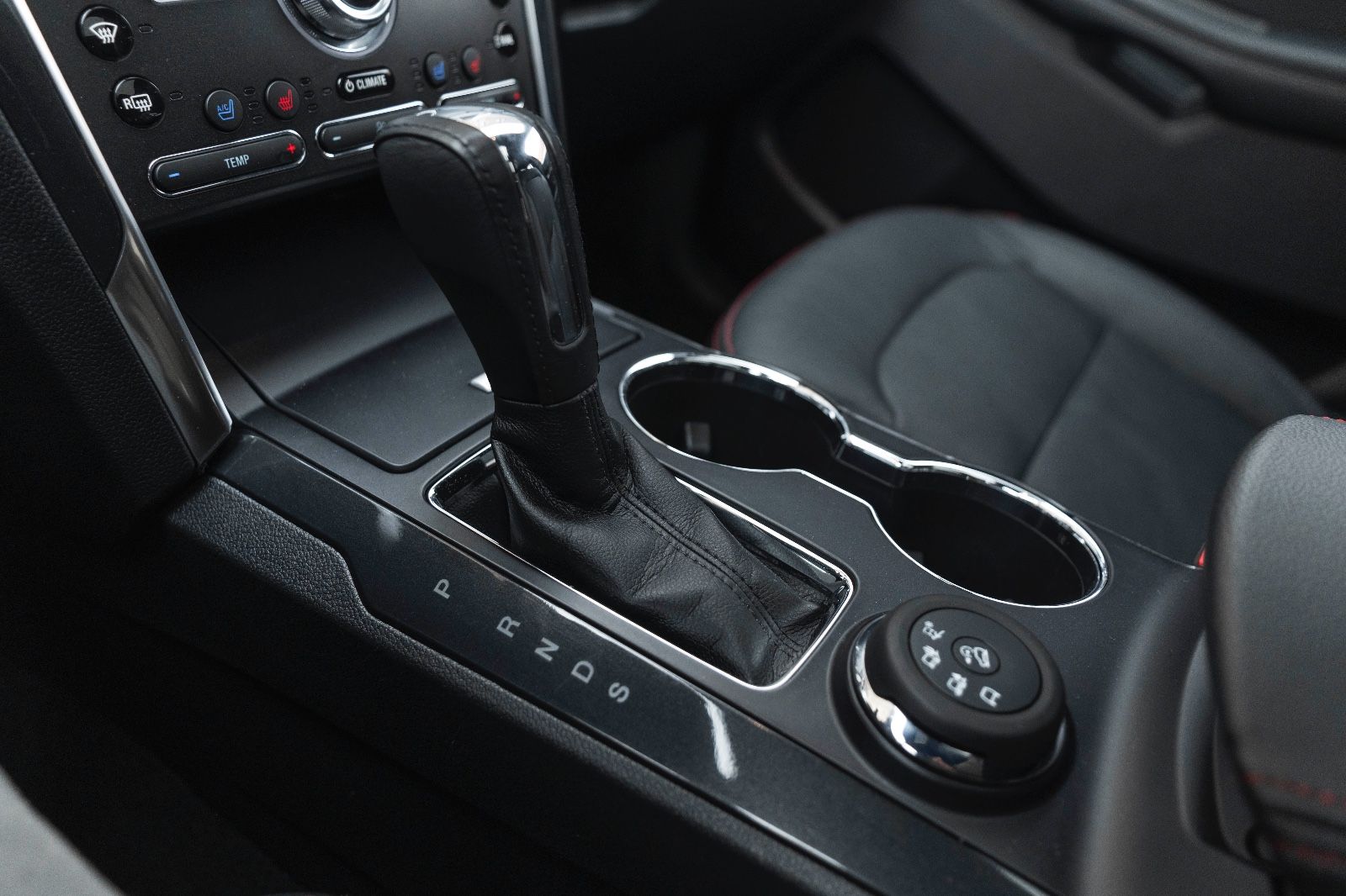 Fahrzeugabbildung Ford Explorer 3,5l 4x4 Sport KAM 6SITZER M+S ACC AHK