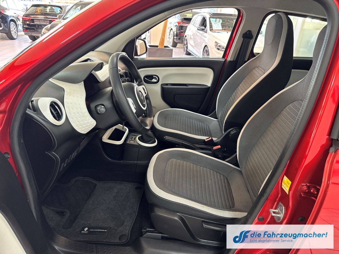 Fahrzeugabbildung Renault Twingo Experience DAB Tel.-Vorb. Berganfahrass.