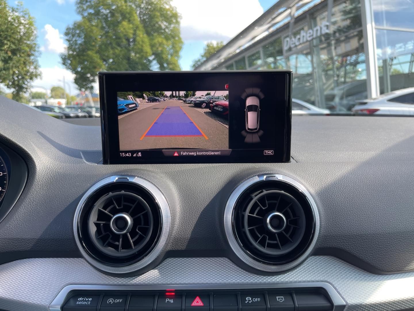 Fahrzeugabbildung Audi Q2 S line 40 TFSI quattro Fahren Parken Leder