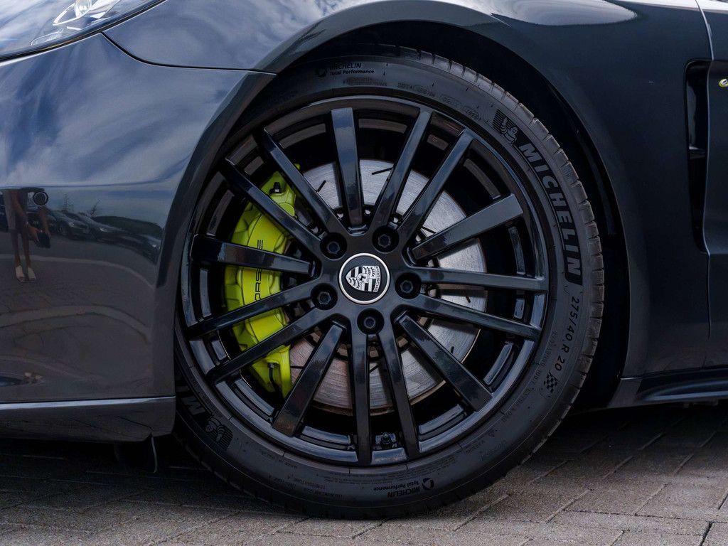 Porsche Panamera 4 e-Hybrid - SportDesign - luftfederung imagem 2