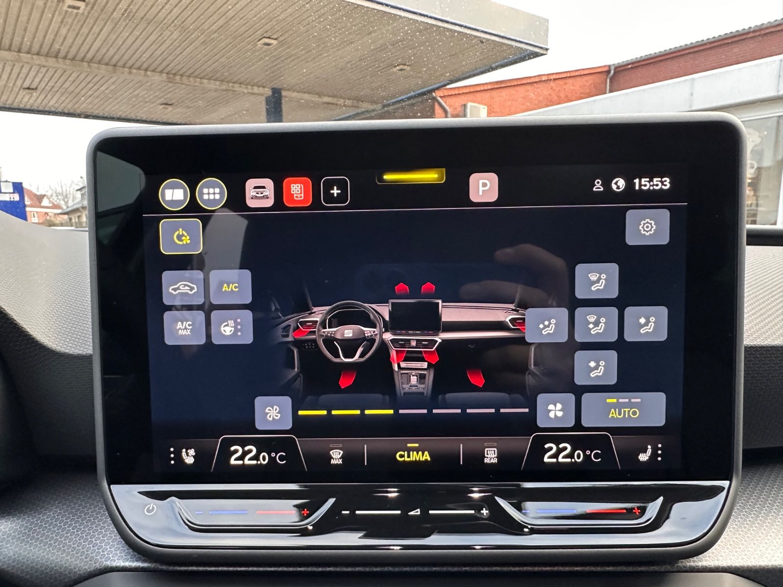 Fahrzeugabbildung SEAT Leon ST 1.5 eTSI Style DSG AHK/ACC/LED/SHZG/PDC