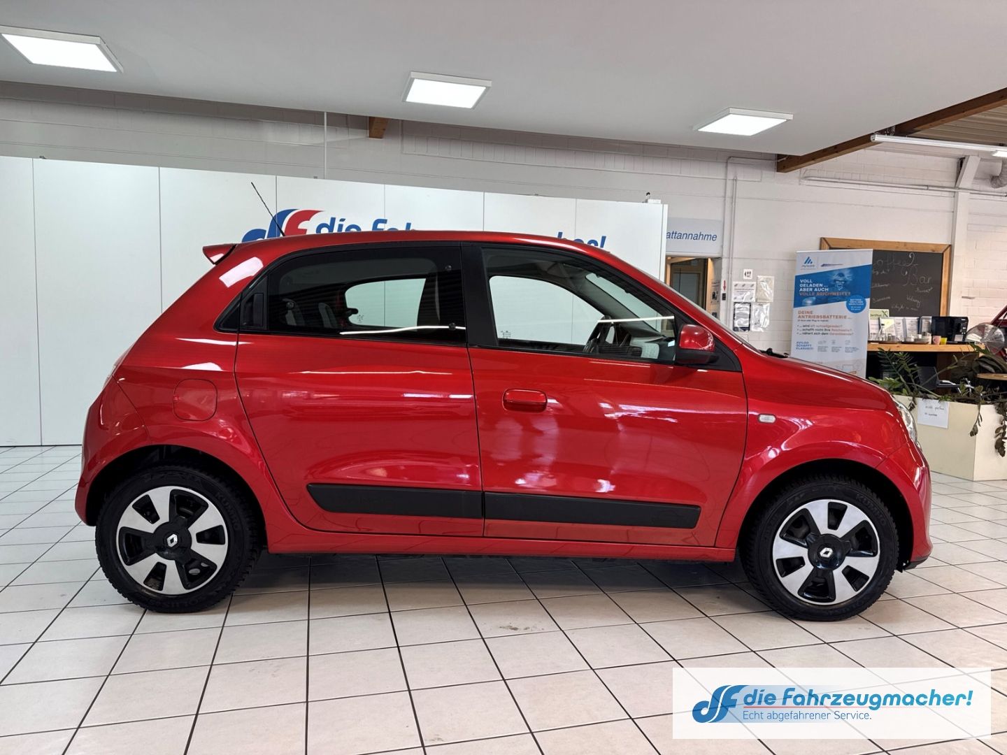 Fahrzeugabbildung Renault Twingo Experience DAB Tel.-Vorb. Berganfahrass.