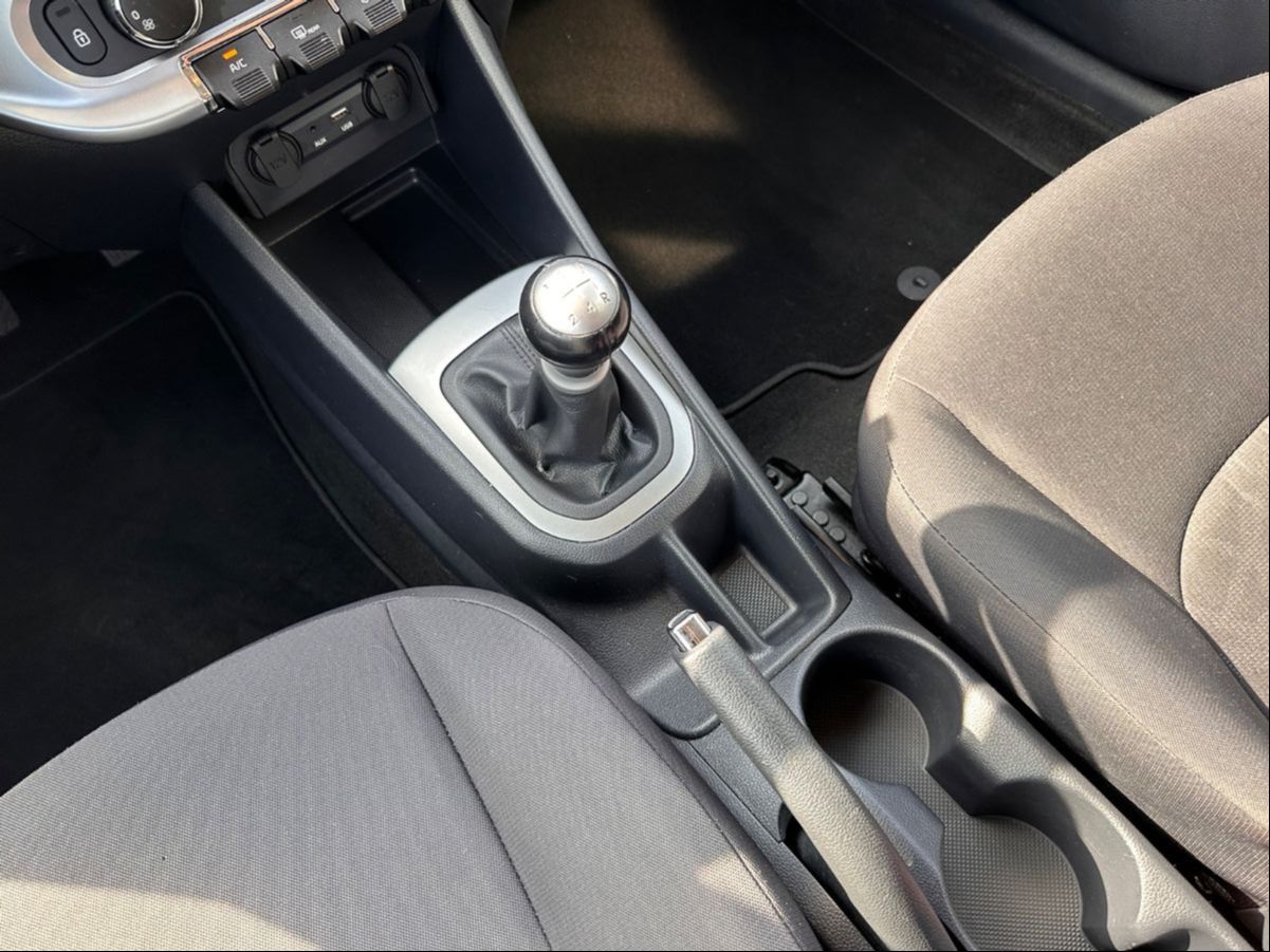 Fahrzeugabbildung Kia Rio 1.2 Sensation Klima/Allwetter/Bluetooth