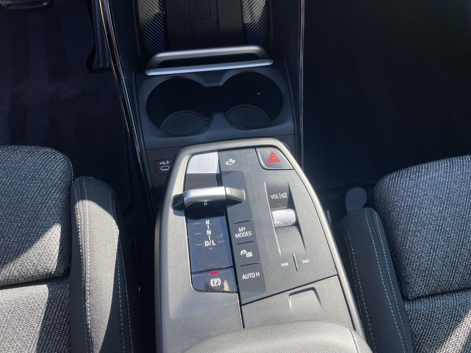 Fahrzeugabbildung BMW X1 23 i xDrive Shadow*Shzg*Pano*Navi*Cam