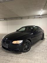 BMW E92 330D | N57 / CIC | M-PAKET AB WERK  - BMW 330: Coupe, 330d