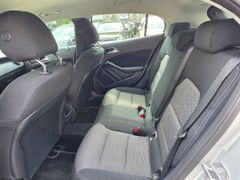 Fahrzeugabbildung GLA 180 Navi Fahrerprofil Ambientebeleuchtung SH
