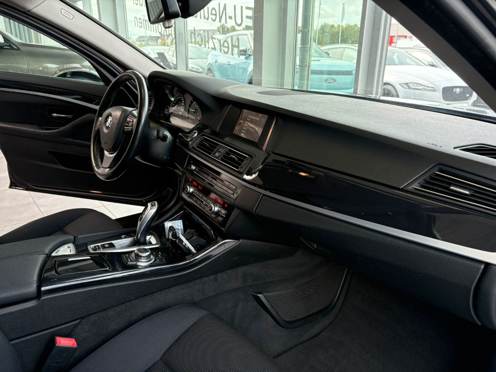 Fahrzeugabbildung BMW 518d Touring/E-Sitze/Navi/PDC/Xenon