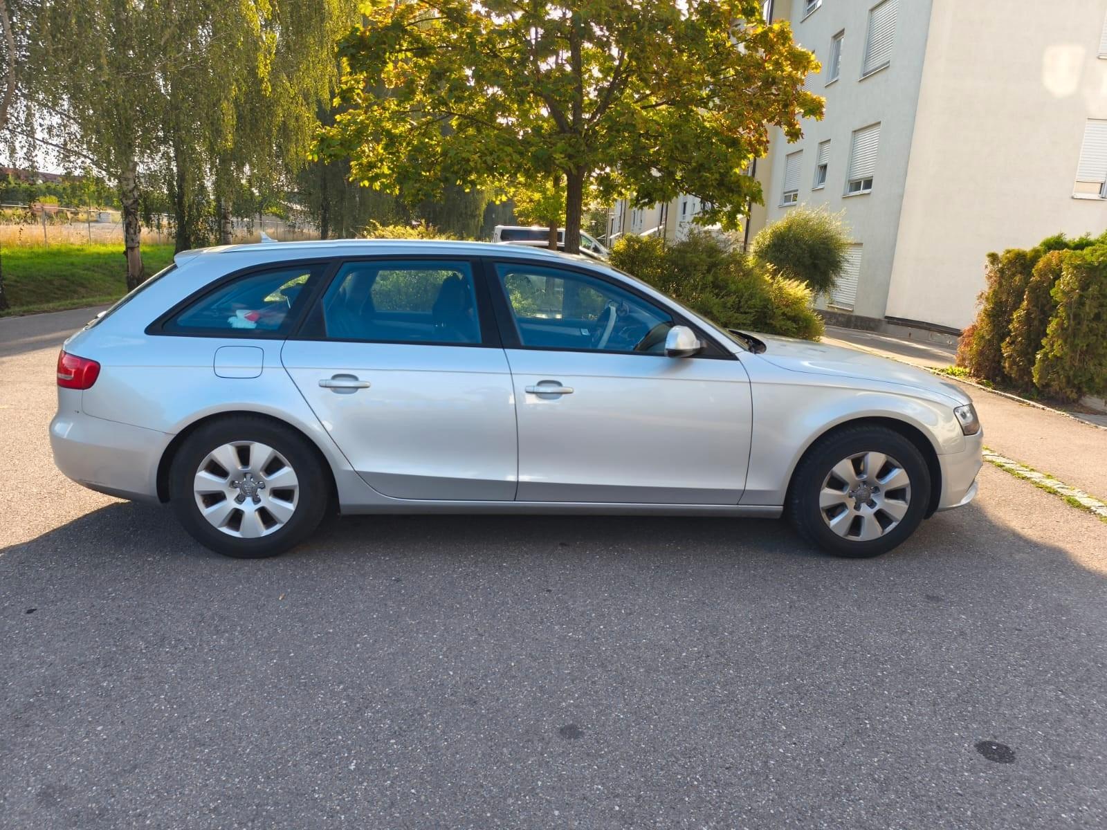 Audi A4 2014 — rear view