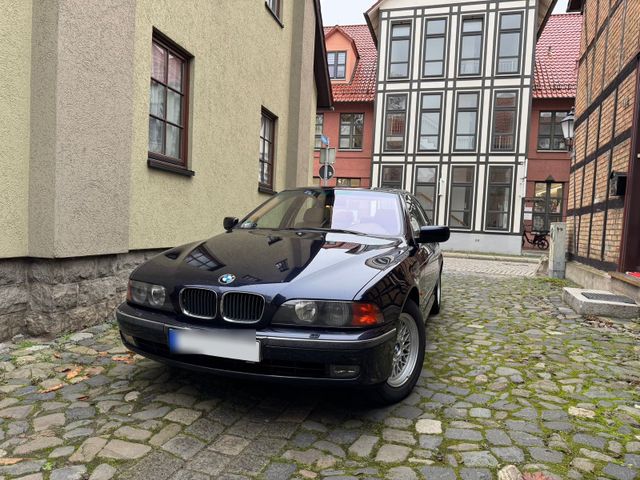 BMW E39 523iA Orientblaumetallic