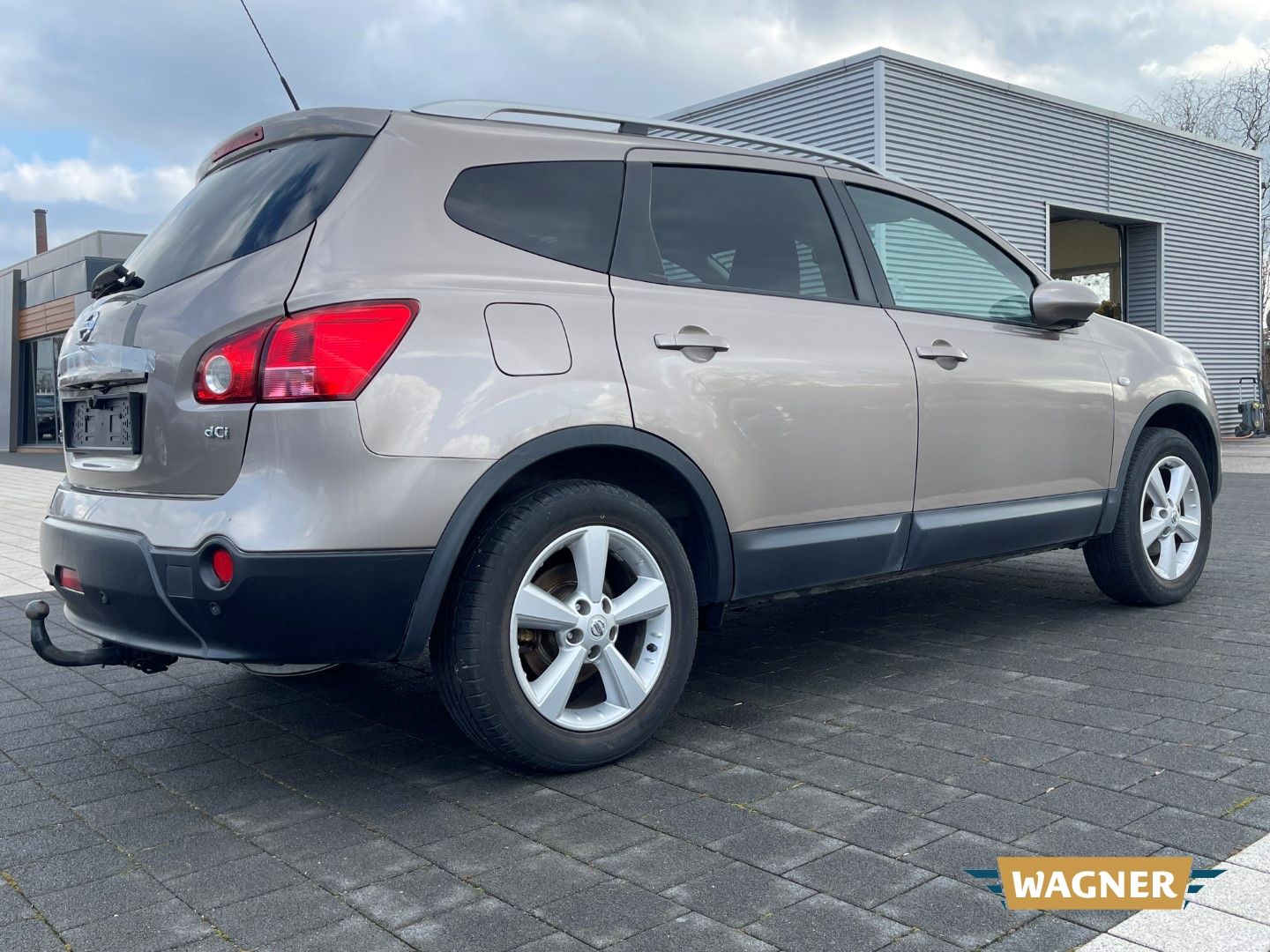 Fahrzeugabbildung Nissan Qashqai+2 Acenta 1.5 dCi DPF Motorschaden