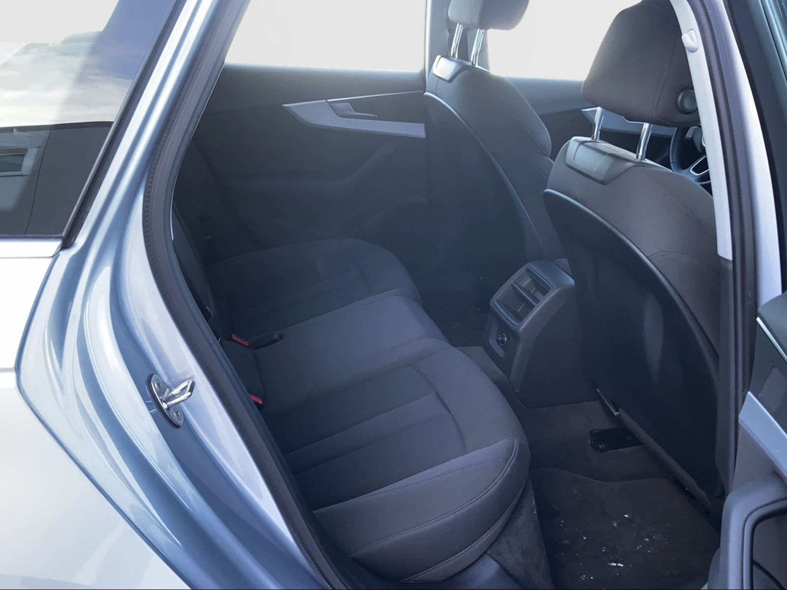 A4 Avant 1.4 TFSI sport AHK,SHZ,XENON.